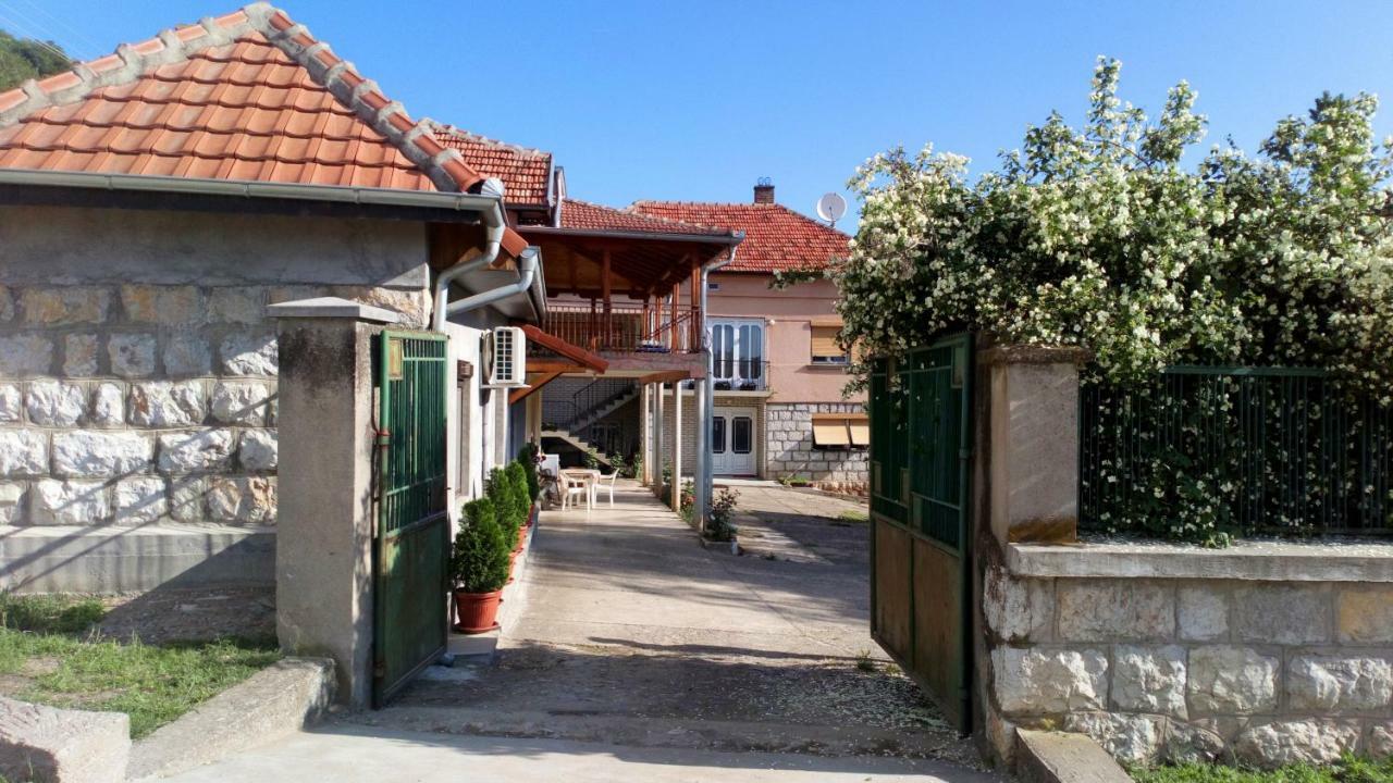 Guest House Green View Pirot Exteriér fotografie